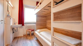 Schulbus statt Jugendherberge