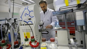 Bayer jongliert mit seinen Geschäften