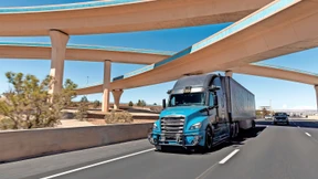 Auf dem Highway – ohne Fahrer