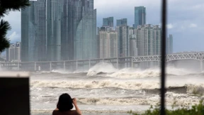 Zehn Menschen sterben in stärkstem Taifun des Jahres