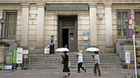 Japans Notenbank erhöht Zinsen