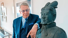 Strafverteidiger Gerhard Strate legt sich mit dem Kanzler an