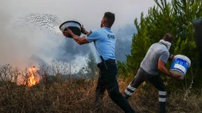 Kampf gegen Waldbrand bei Lissabon