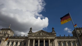 Zins für Zehnjährige fällt erstmals unter 0,1 Prozent