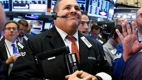 Rekord im Dow, Nasdaq unter Druck