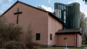 Frankfurt kauft Kirchengrundstück für Schulen