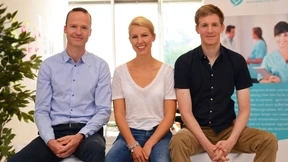 Der Arzt grüßt per Videoschalte 