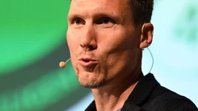 Grauer Ritter und schräger Vogel