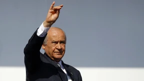 Zartes Werben um die Nationalisten