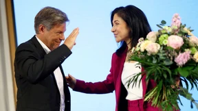 Habeck übergibt Wirtschaftsministerium an Katherina Reiche