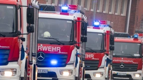 Lagerhalle in Flammen