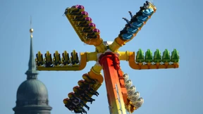 Brüder, zur Kirmes, zum Riesenrad!