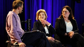 Der Podcaster und die Überlebende