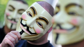 Und hinter tausend Masken kein Gesicht  