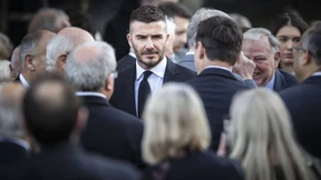 David Beckham weiht Fußballplatz ein