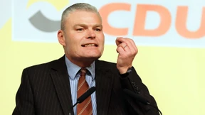 Fragwürdige Abgrenzung nach rechts