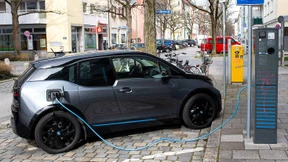 Elektroauto-Zuschuss kostet knapp zwei Milliarden Euro