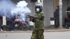 Polizei greift abermals zu Tränengas gegen Demonstranten
