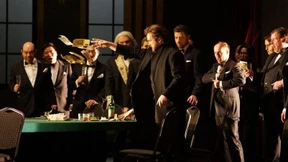 Verfolgt vom Rollstuhl der alten Gräfin