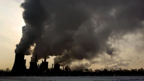 AKK fordert von Grünen durchgerechnetes Klimakonzept