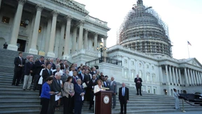 Draußen Gezeter, drinnen Geschacher 