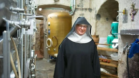 Die Nonne, der Wein und der Humor