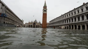 Venedig ungewöhnlich früh unter Wasser