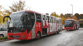Polizei leitet Bayern-Busse durch Rettungsgasse
