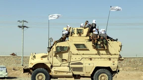 Taliban stellen erbeutetes US-Militärgerät zur Schau