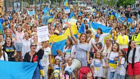 Tausende demonstrieren in Frankfurt für die Ukraine