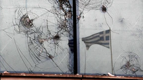 Griechen sollen langsamer sparen