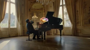 Als würde ein Kleinkind aufs Klavier dreschen