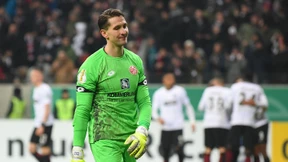 Müller im Tor, Adler auf der Bank