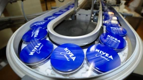 „Iss niemals allein“