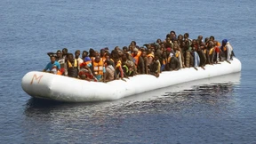 Überfall auf Flüchtlinge im Schlauchboot