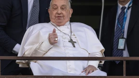 Papst Franziskus erster Auftritt nach schwerer Krankheit