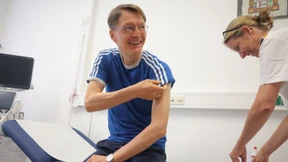 Lauterbach empfiehlt Corona-Impfung für Ältere