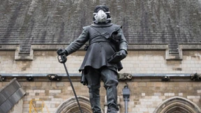 Eine Gasmaske für Admiral Nelson 