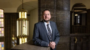 Er muss in unruhigen Zeiten die Ruhe bewahren