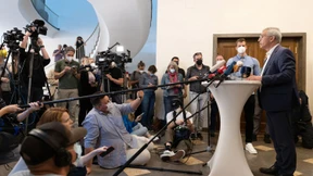 Feldmann bleibt trotz aller Kritik im Amt