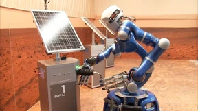 Astronaut steuert Roboter „Justin“  auf der Erde