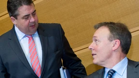 Gabriel stellt sich hinter Oppermann