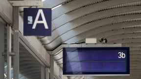 Bahn will Mitarbeiter aus dem Urlaub holen