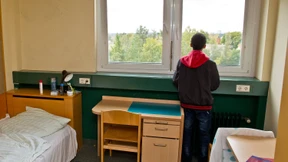 Weniger unbegleitete minderjährige Flüchtlinge beantragen Asyl