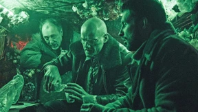 Vorsicht, wenn die schmächtige Bibliothekarin schwarz sieht