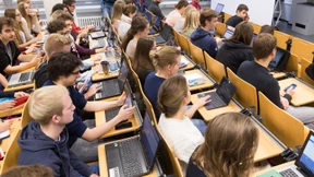 Studenten wollen an die Uni