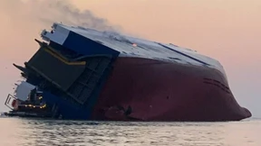 Frachtschiff im Atlantik gekentert