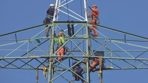 Große Deals: CFOs bauen Konzerne um