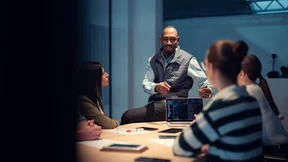 KI-Kompetenz ist Chefsache: Der Mensch rückt ins Zentrum der Transformation