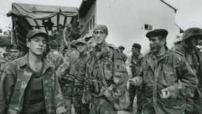 „Geht doch zu Clinton!“